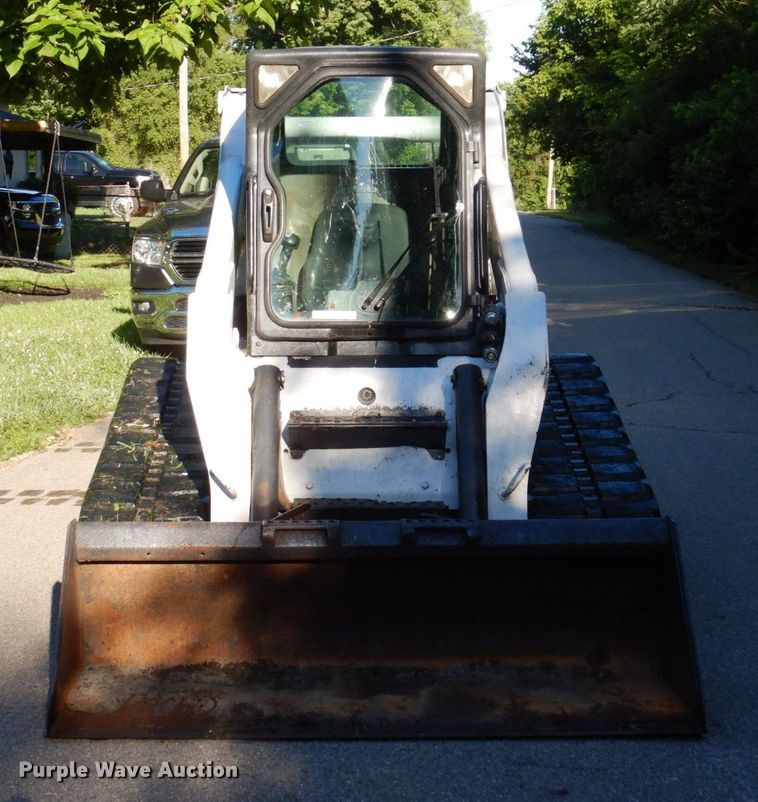 image for item KR9221 2006 Bobcat T300  tracked skid steer loader