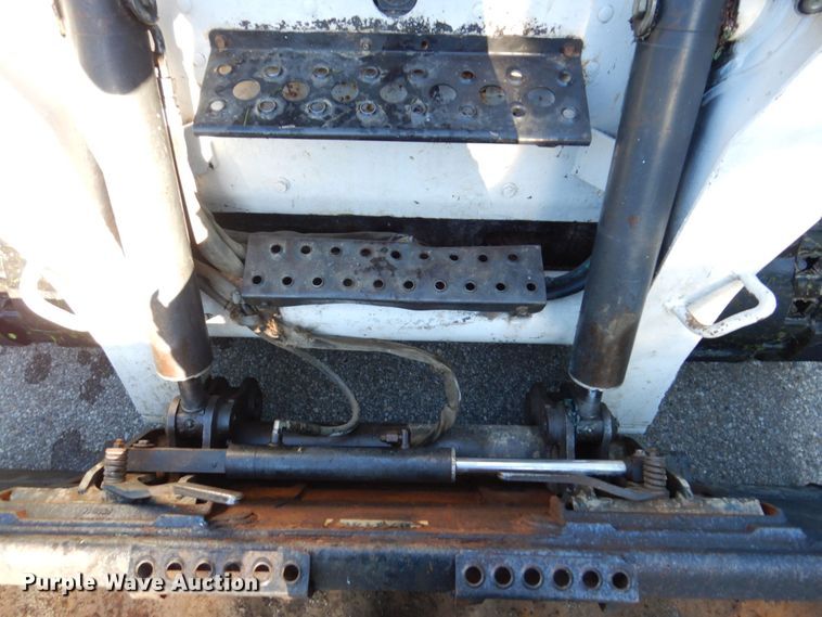 image for item KR9221 2006 Bobcat T300  tracked skid steer loader