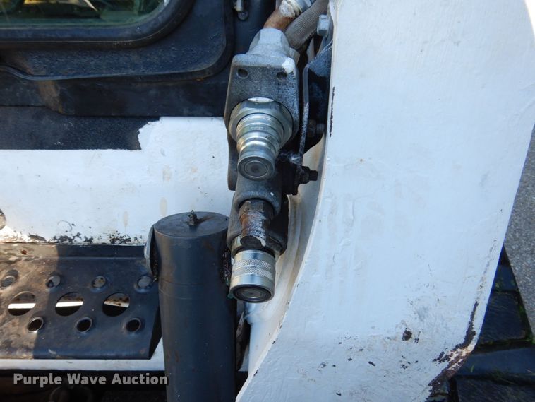 image for item KR9221 2006 Bobcat T300  tracked skid steer loader