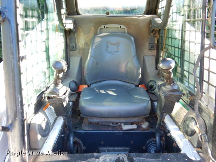 image for item KR9221 2006 Bobcat T300  tracked skid steer loader