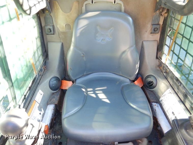 image for item KR9221 2006 Bobcat T300  tracked skid steer loader