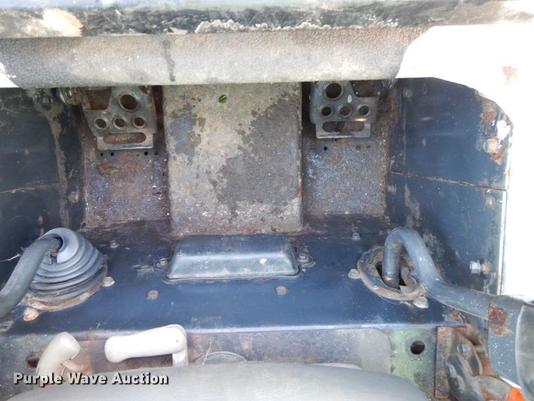 image for item KR9221 2006 Bobcat T300  tracked skid steer loader