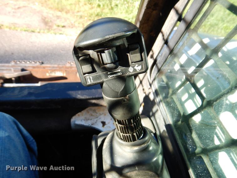 image for item KR9221 2006 Bobcat T300  tracked skid steer loader