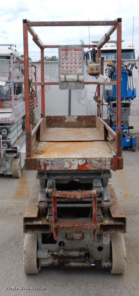 image for item KR9236 1997 Skyjack SJIII 3219  scissor lift