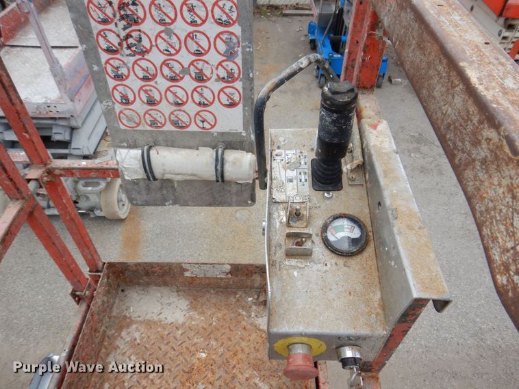 image for item KR9236 1997 Skyjack SJIII 3219  scissor lift