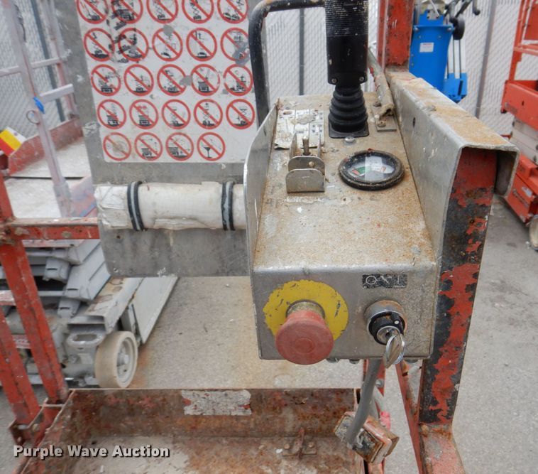 image for item KR9236 1997 Skyjack SJIII 3219  scissor lift