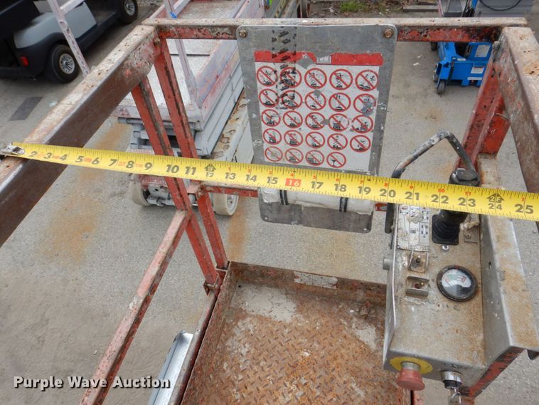 image for item KR9236 1997 Skyjack SJIII 3219  scissor lift