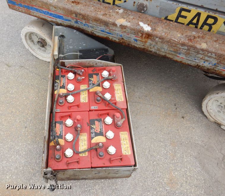 image for item KR9236 1997 Skyjack SJIII 3219  scissor lift