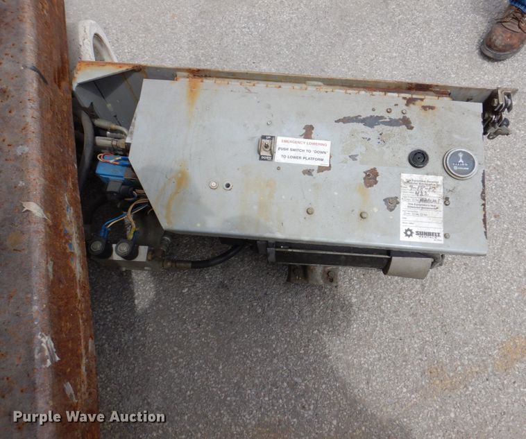 image for item KR9236 1997 Skyjack SJIII 3219  scissor lift