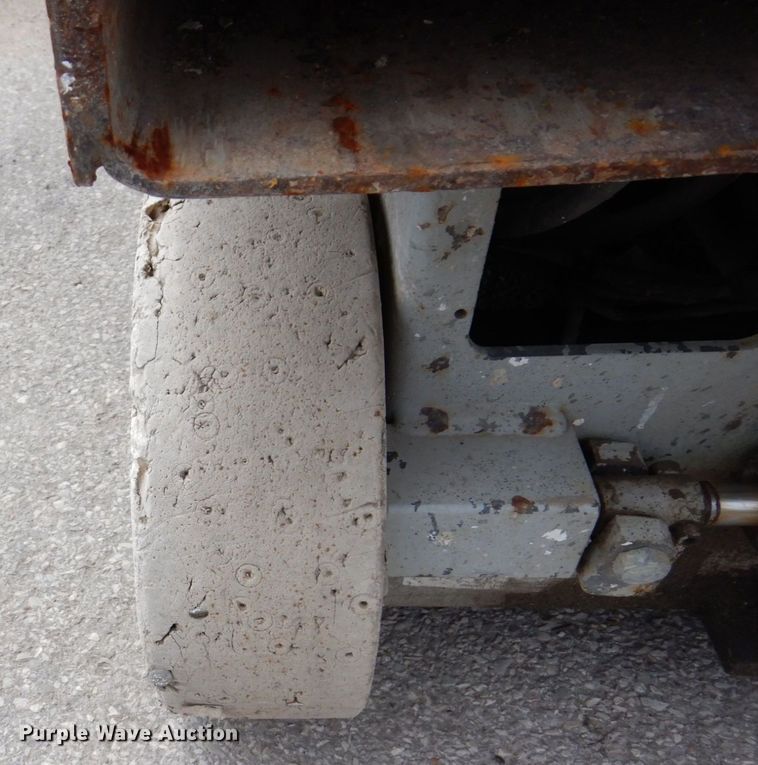 image for item KR9236 1997 Skyjack SJIII 3219  scissor lift