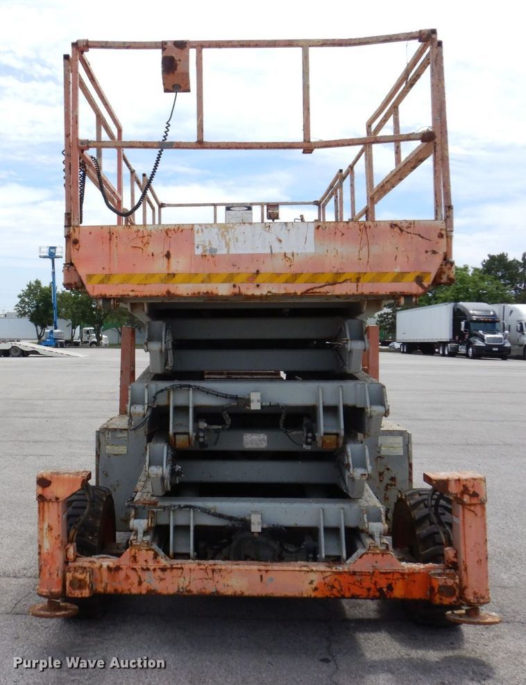 image for item KR9237 2002 Skyjack SJ9250  scissor lift