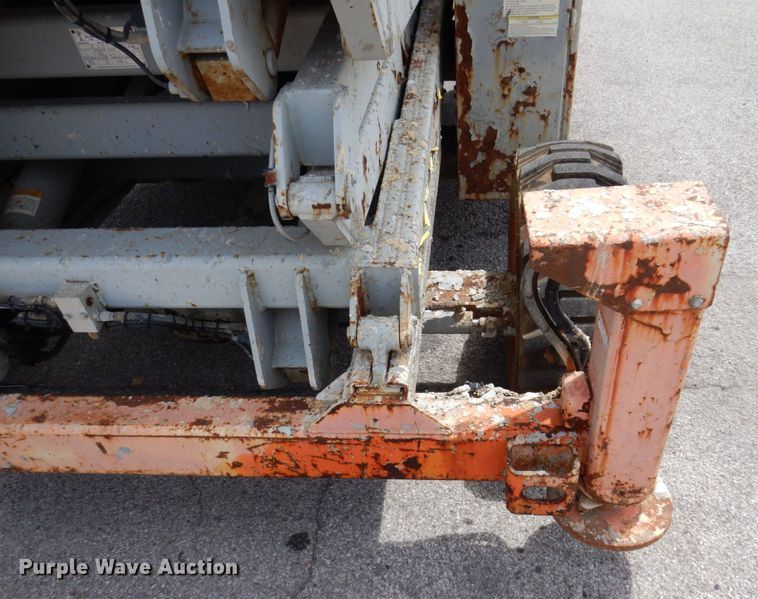 image for item KR9237 2002 Skyjack SJ9250  scissor lift