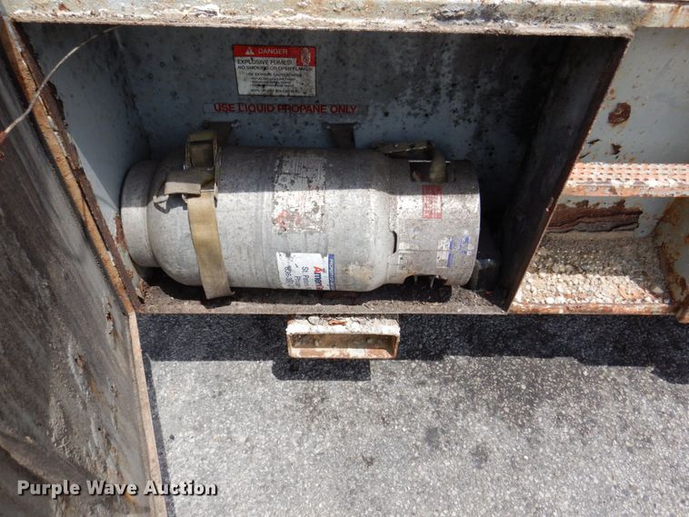 image for item KR9237 2002 Skyjack SJ9250  scissor lift