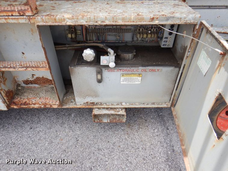 image for item KR9237 2002 Skyjack SJ9250  scissor lift