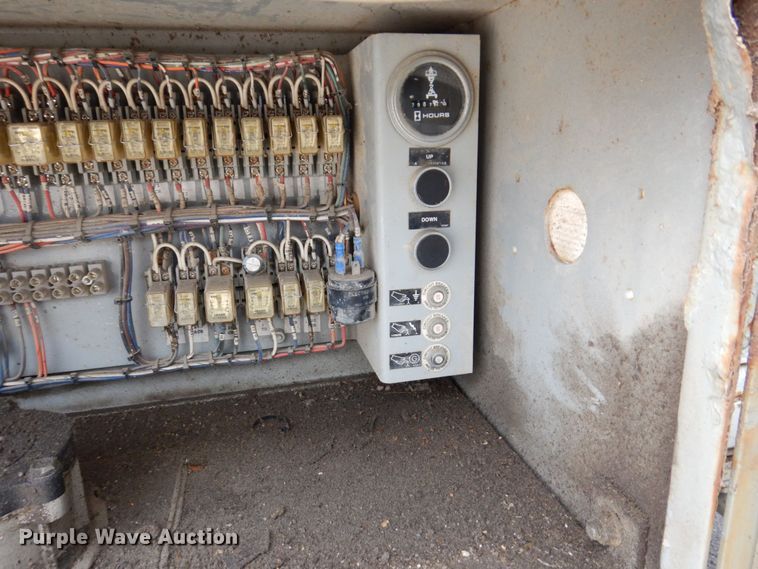 image for item KR9237 2002 Skyjack SJ9250  scissor lift