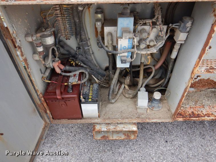 image for item KR9237 2002 Skyjack SJ9250  scissor lift