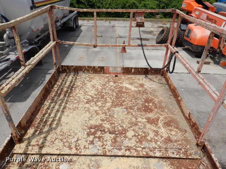 image for item KR9237 2002 Skyjack SJ9250  scissor lift