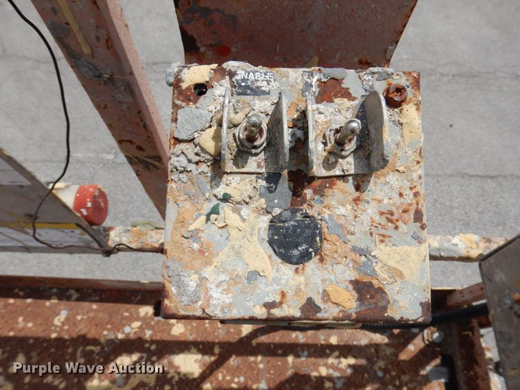 image for item KR9237 2002 Skyjack SJ9250  scissor lift