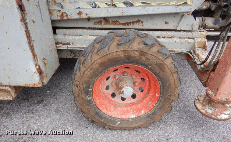 image for item KR9237 2002 Skyjack SJ9250  scissor lift