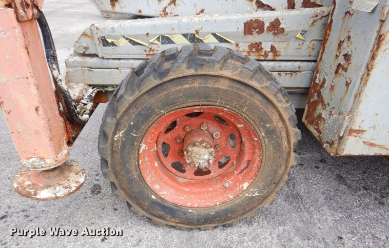 image for item KR9237 2002 Skyjack SJ9250  scissor lift