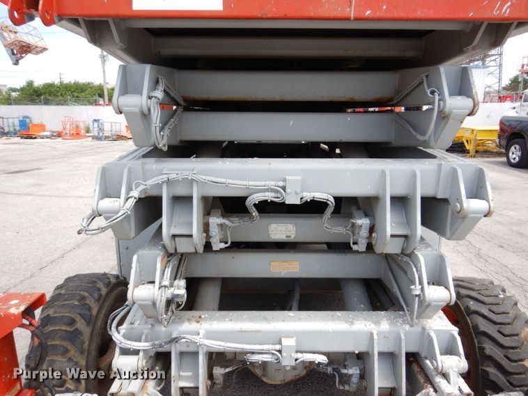 image for item KR9238 2000 Skyjack SJ9250  scissor lift