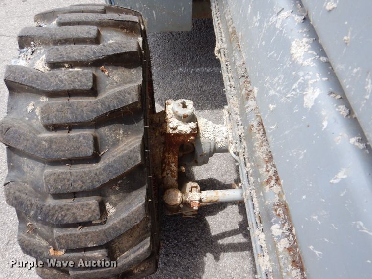 image for item KR9238 2000 Skyjack SJ9250  scissor lift