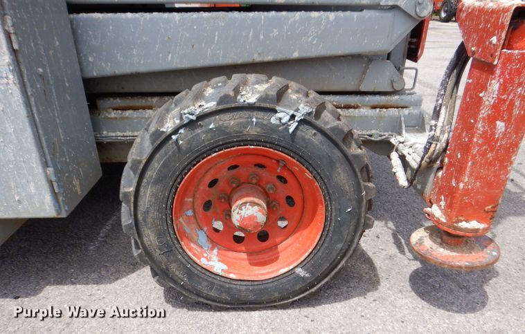 image for item KR9238 2000 Skyjack SJ9250  scissor lift