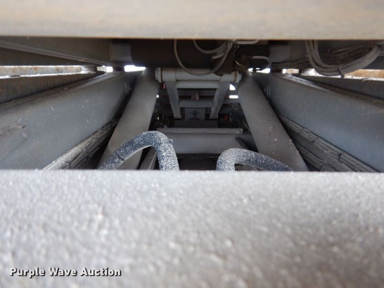 image for item KR9239 2004 Skyjack SJ8831  scissor lift