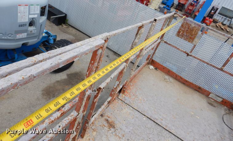 image for item KR9239 2004 Skyjack SJ8831  scissor lift