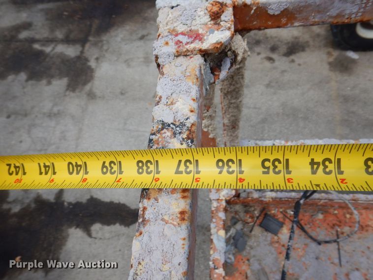 image for item KR9239 2004 Skyjack SJ8831  scissor lift