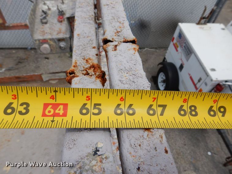 image for item KR9239 2004 Skyjack SJ8831  scissor lift