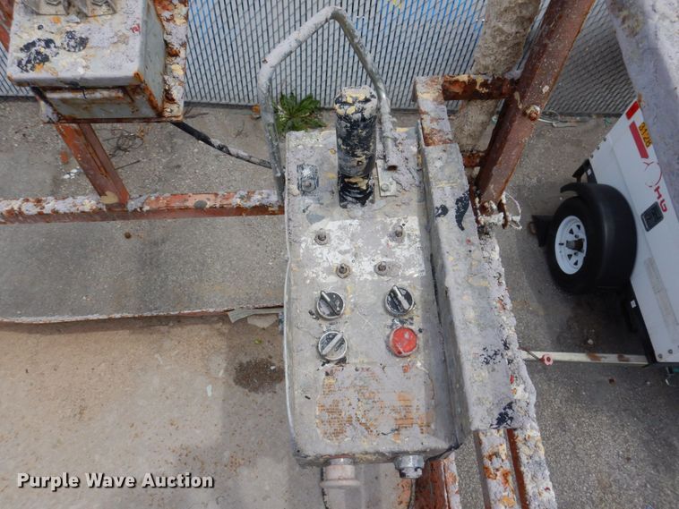 image for item KR9239 2004 Skyjack SJ8831  scissor lift