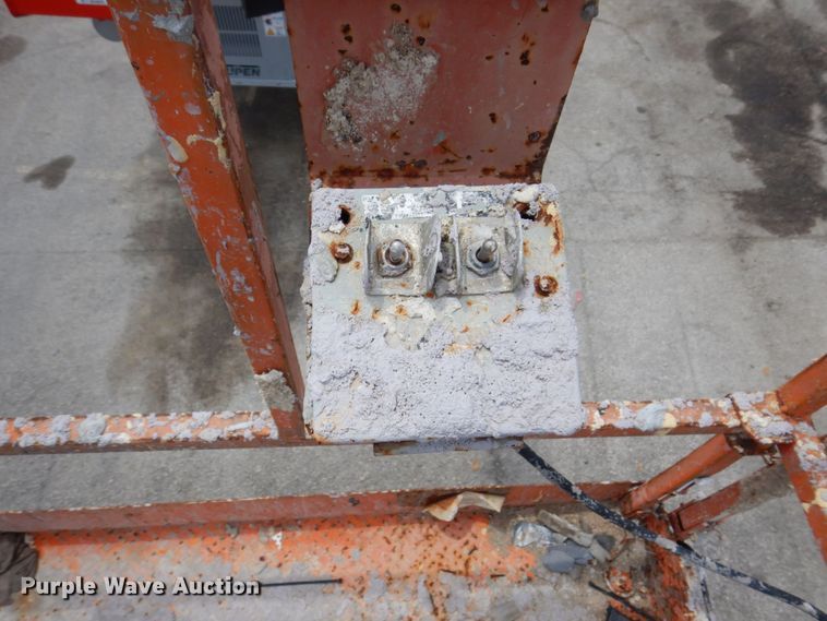 image for item KR9239 2004 Skyjack SJ8831  scissor lift