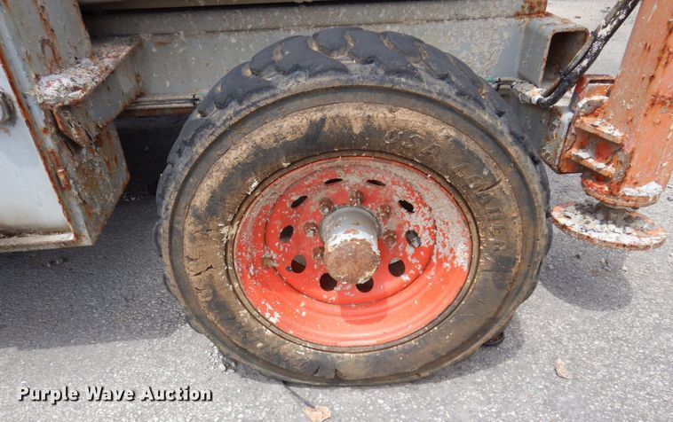 image for item KR9239 2004 Skyjack SJ8831  scissor lift