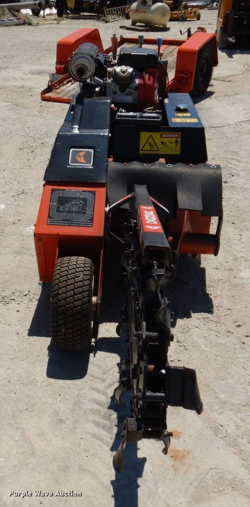 image for item KR9256 2001 Ditch Witch 1820H  trencher