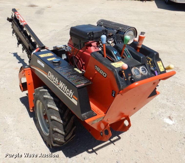 image for item KR9256 2001 Ditch Witch 1820H  trencher