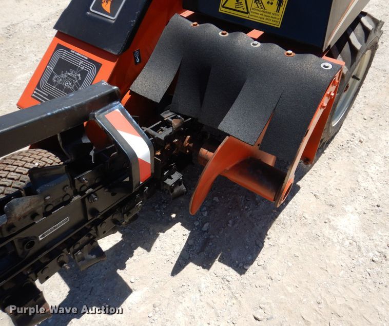 image for item KR9256 2001 Ditch Witch 1820H  trencher