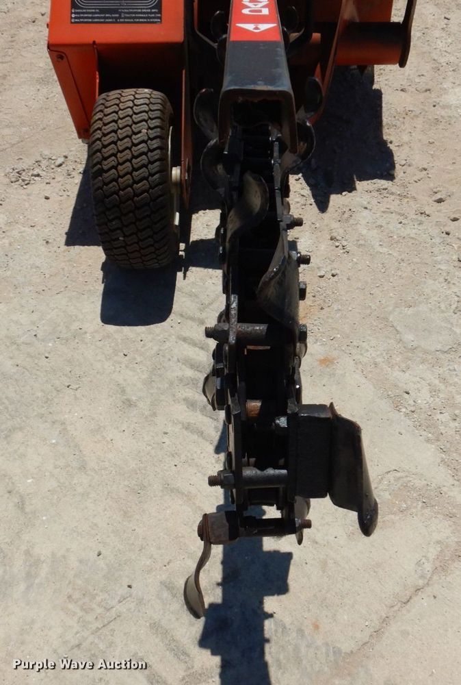 image for item KR9256 2001 Ditch Witch 1820H  trencher