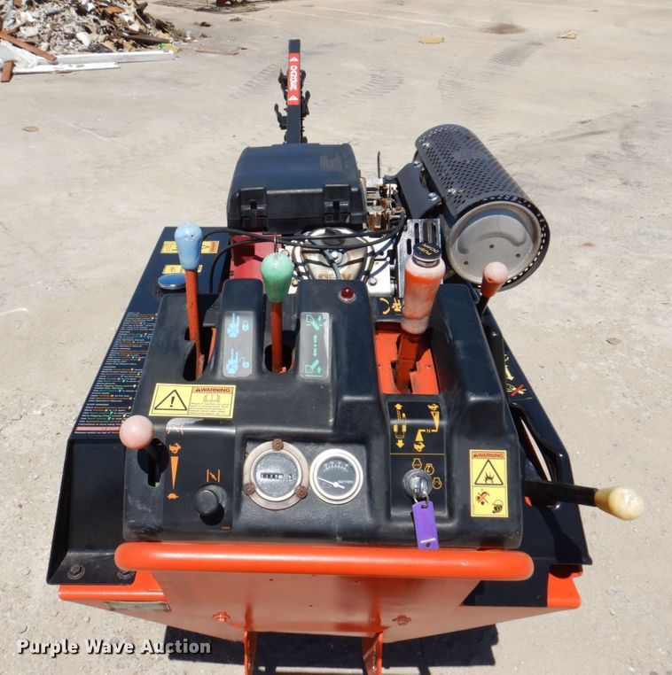 image for item KR9256 2001 Ditch Witch 1820H  trencher