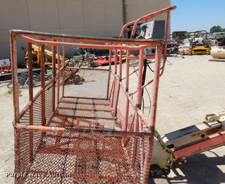 image for item KR9260 1997 JLG 80HX  boom lift