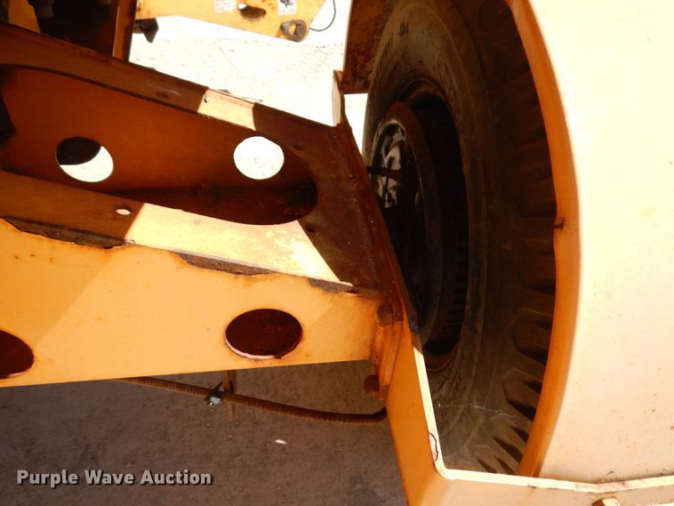 image for item KR9265 2006 Biljax 3632T  boom lift