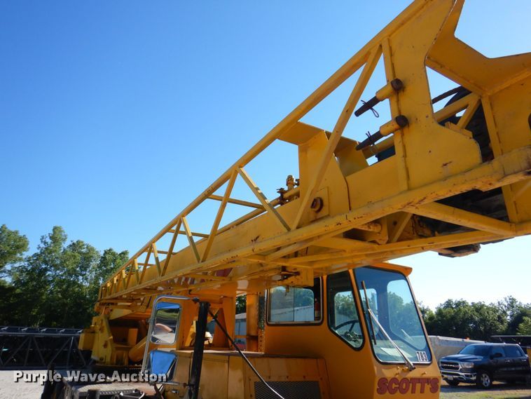 image for item KR9267 1977 Grove TMS250A  crane