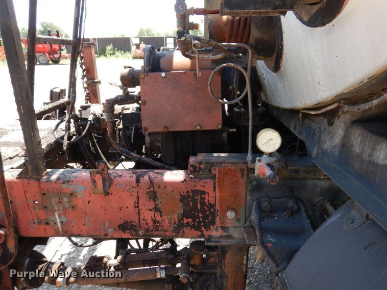 image for item KR9315 1995 Ford F800  oil distributor truck