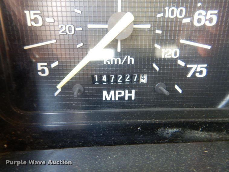 image for item KR9315 1995 Ford F800  oil distributor truck