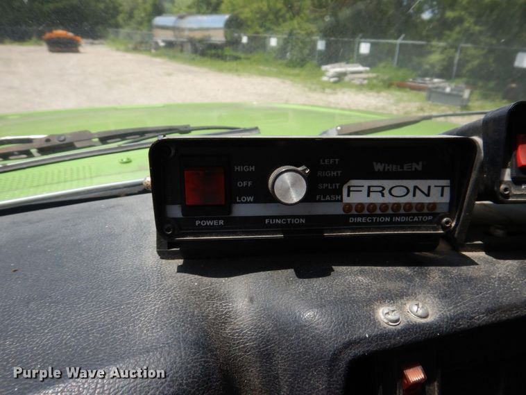 image for item KR9315 1995 Ford F800  oil distributor truck