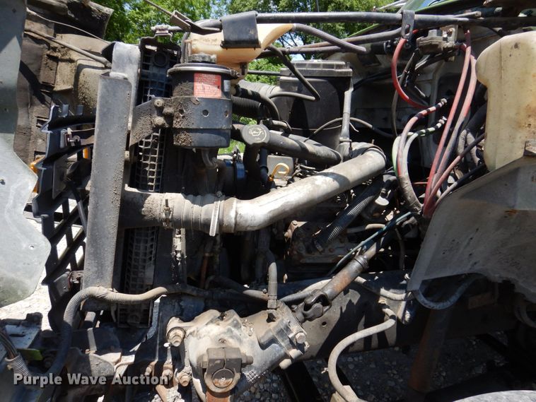 image for item KR9315 1995 Ford F800  oil distributor truck