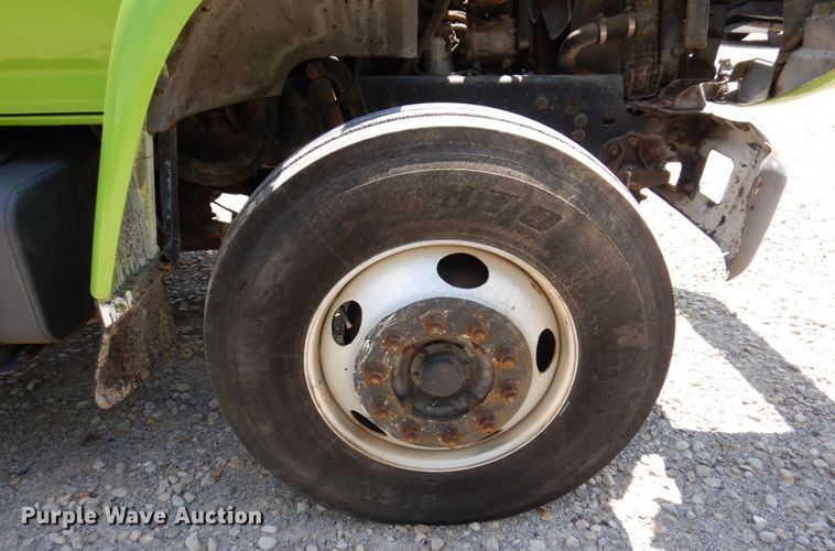 image for item KR9315 1995 Ford F800  oil distributor truck