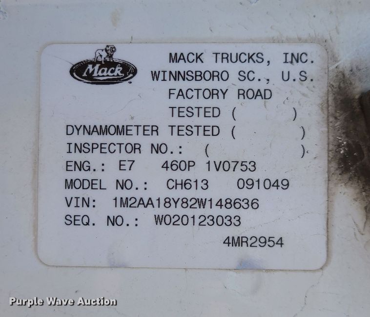 image for item L1263 2002 Mack CH613  semi truck