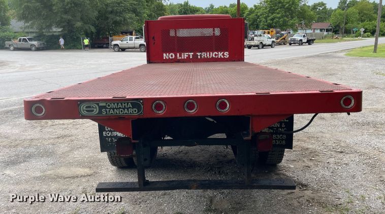 image for item LF9054 1987 International S1900  flatbed truck