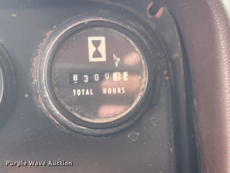image for item LF9054 1987 International S1900  flatbed truck